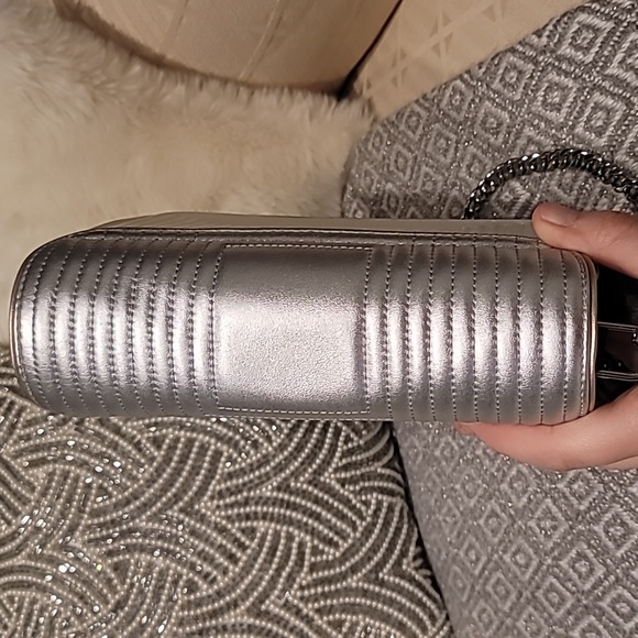 Tory Burch quilted leather shoulder bag - Picture 7 of 15